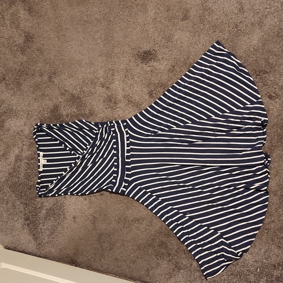 Max Studio Dress - Picture 1 of 4